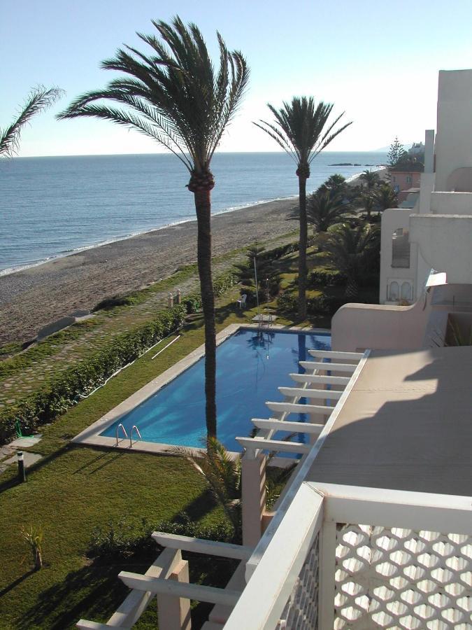 El Lobo De Mar Estepona Dış mekan fotoğraf